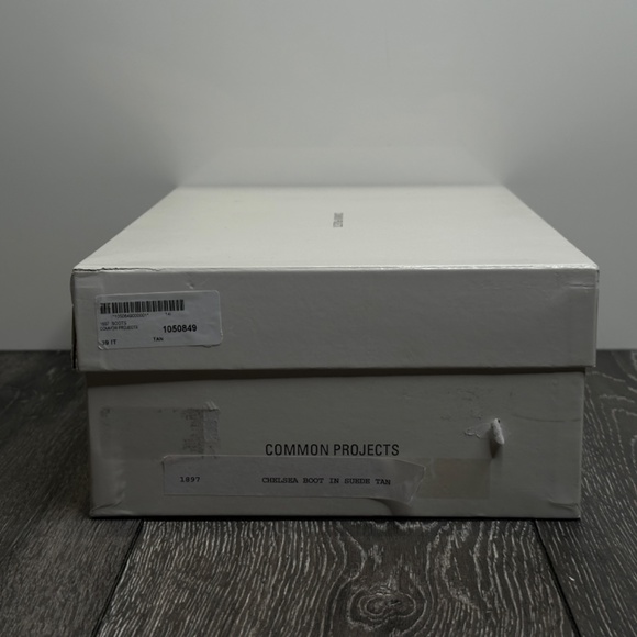 Common Projects - Suede Chelsea Boot in Tan Size 39 - Picture 8 of 8